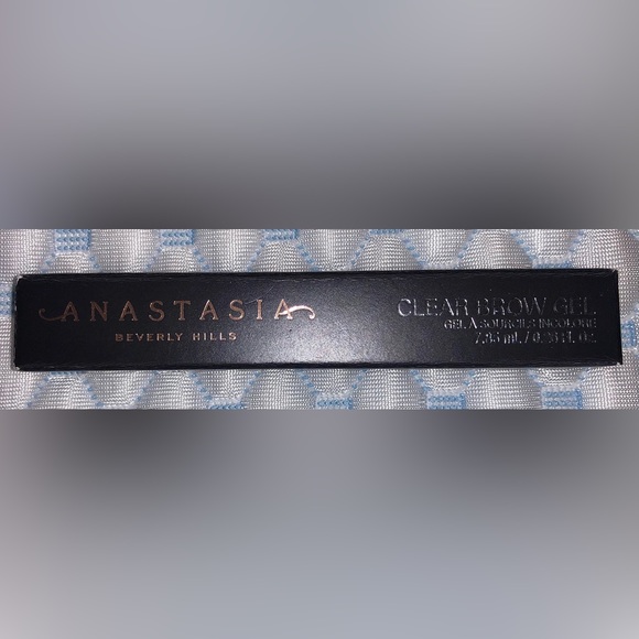 Anastasia Beverly Hills Clear Brow Gel. Fluffy, Volume, Full, Symmetrical, Fine - Picture 6 of 6